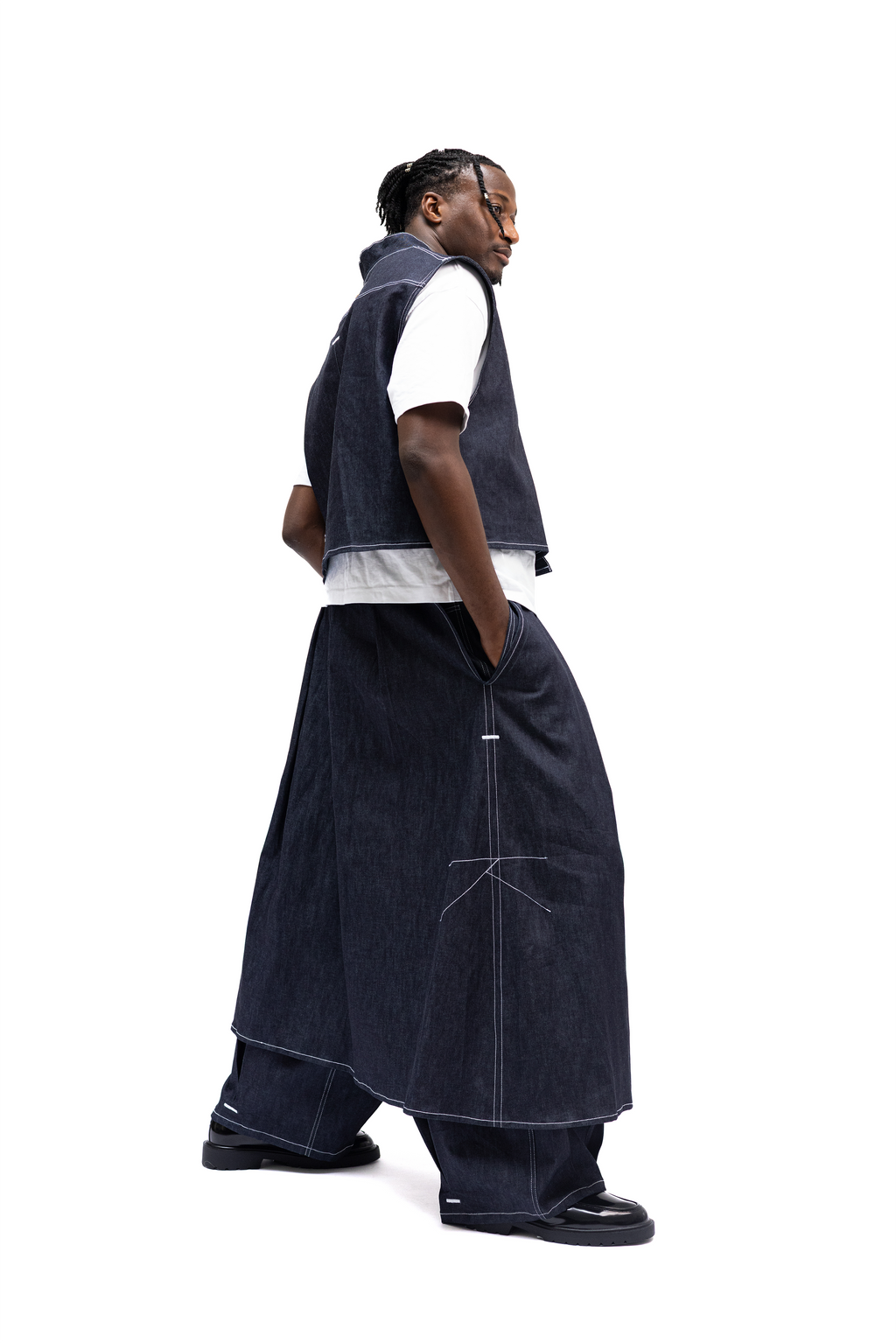 Hakama jupe en denim brut japonais venant de Kojima, design de Kurashiki et fait en France, Made in France – Kumo.studio