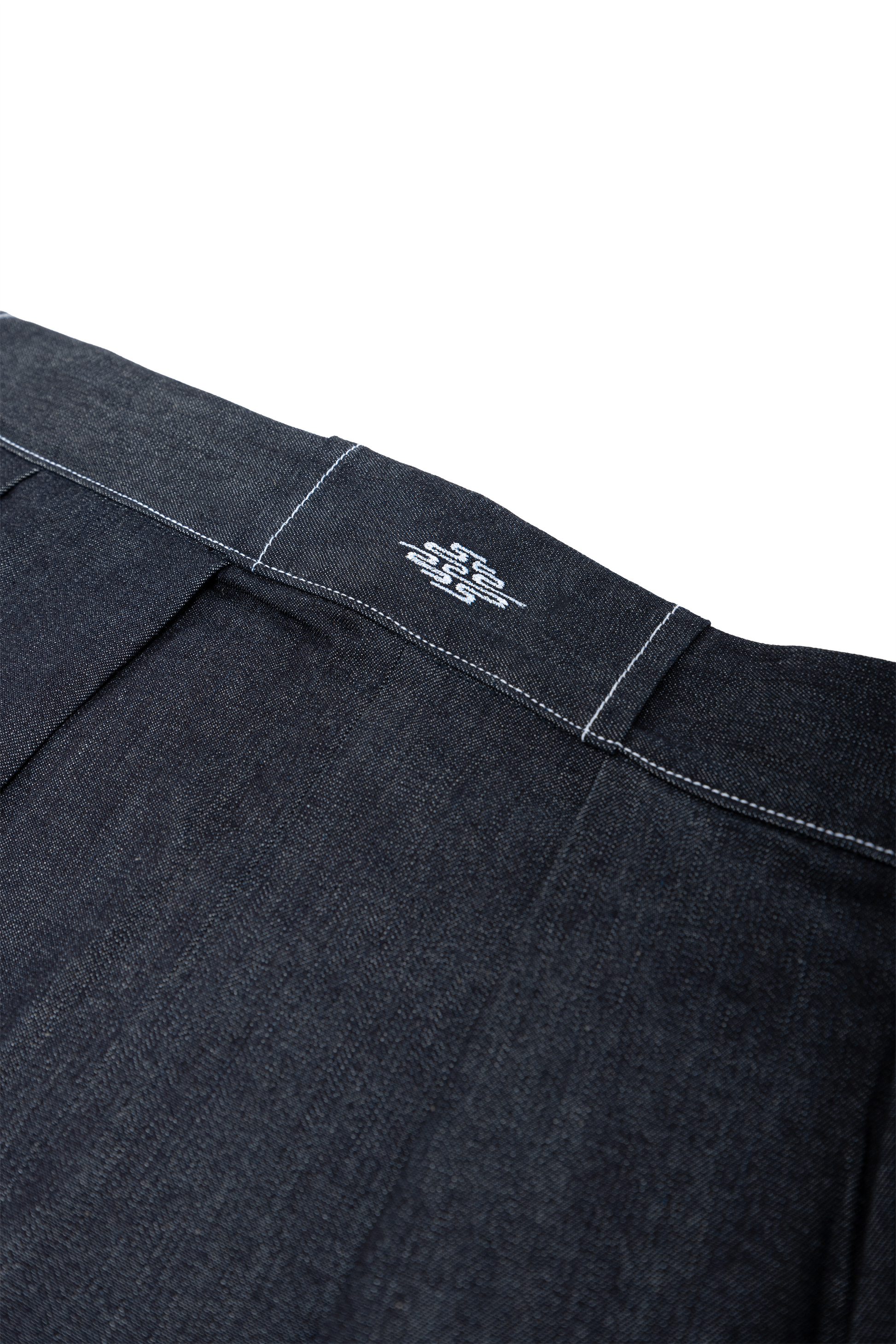 Hakama jupe en denim brut japonais venant de Kojima, design de Kurashiki et fait en France, Made in France – Kumo.studio