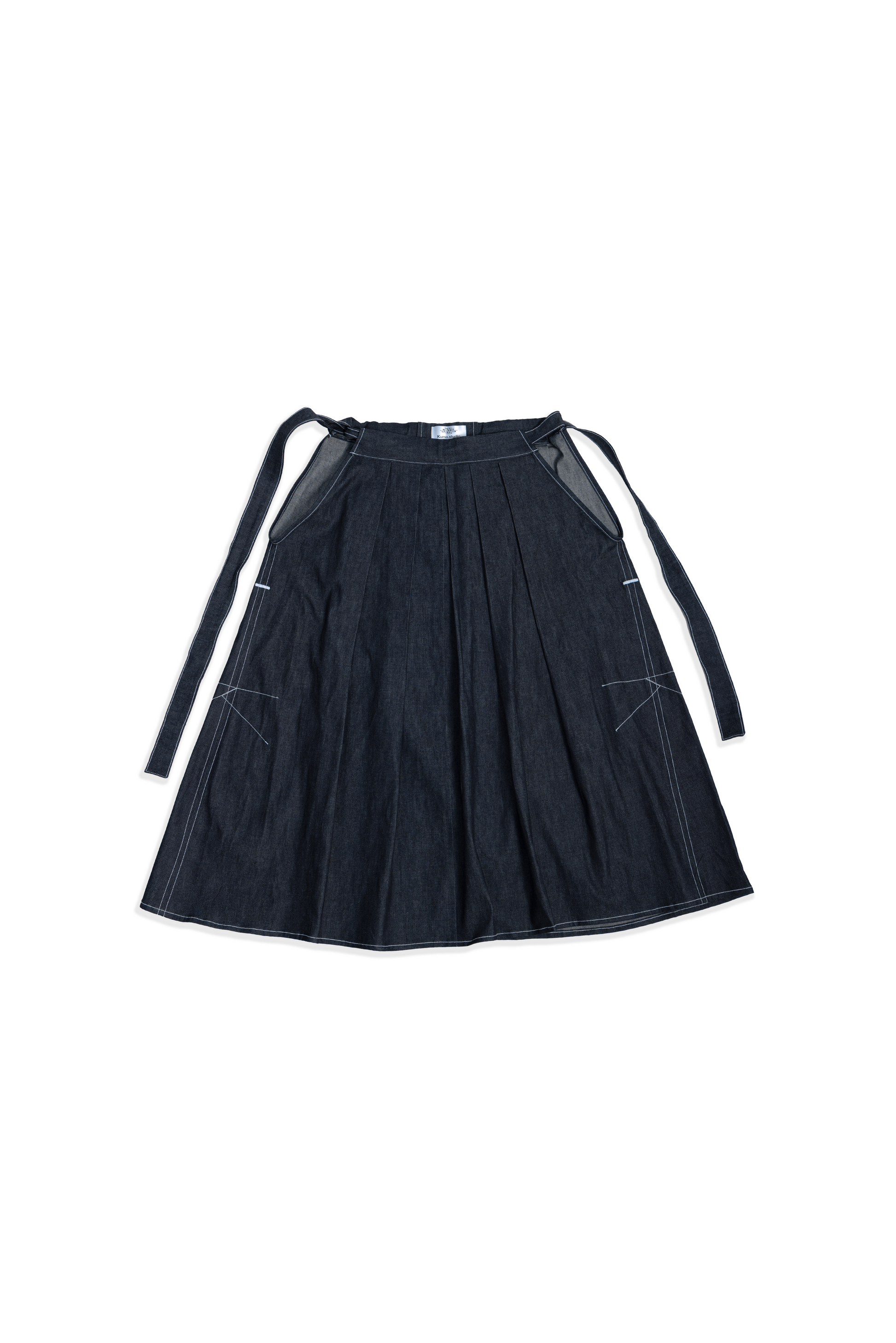 Hakama jupe en denim brut japonais venant de Kojima, design de Kurashiki et fait en France, Made in France – Kumo.studio