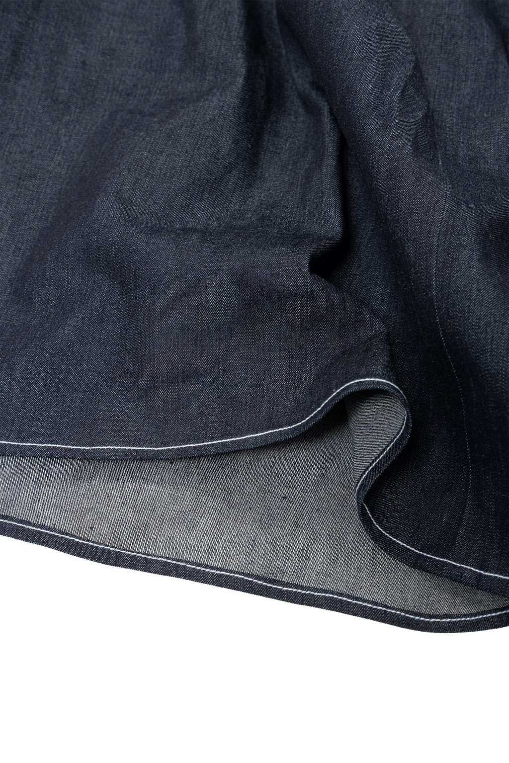 Hakama jupe en denim brut japonais venant de Kojima, design de Kurashiki et fait en France, Made in France – Kumo.studio