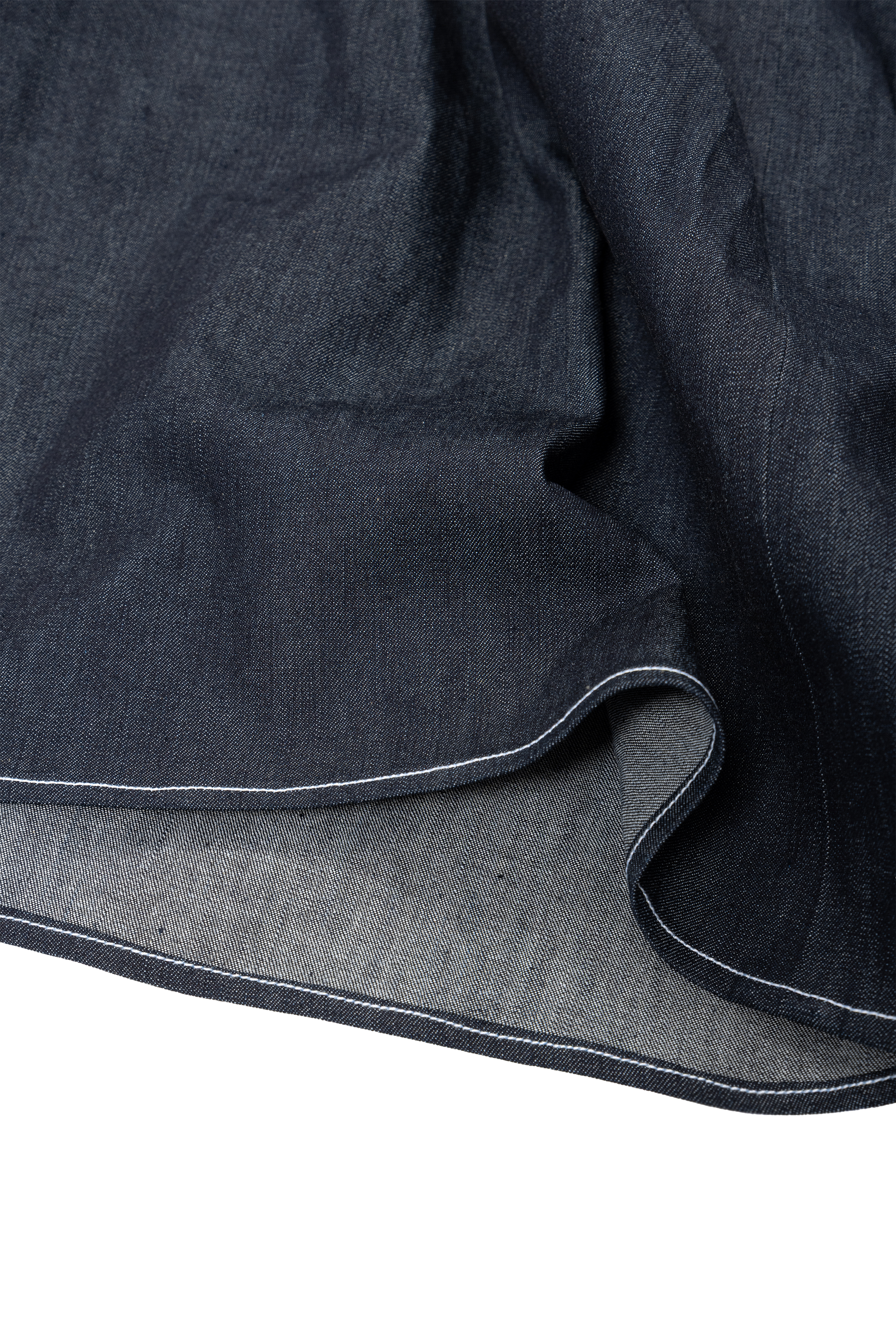 Hakama jupe en denim brut japonais venant de Kojima, design de Kurashiki et fait en France, Made in France – Kumo.studio