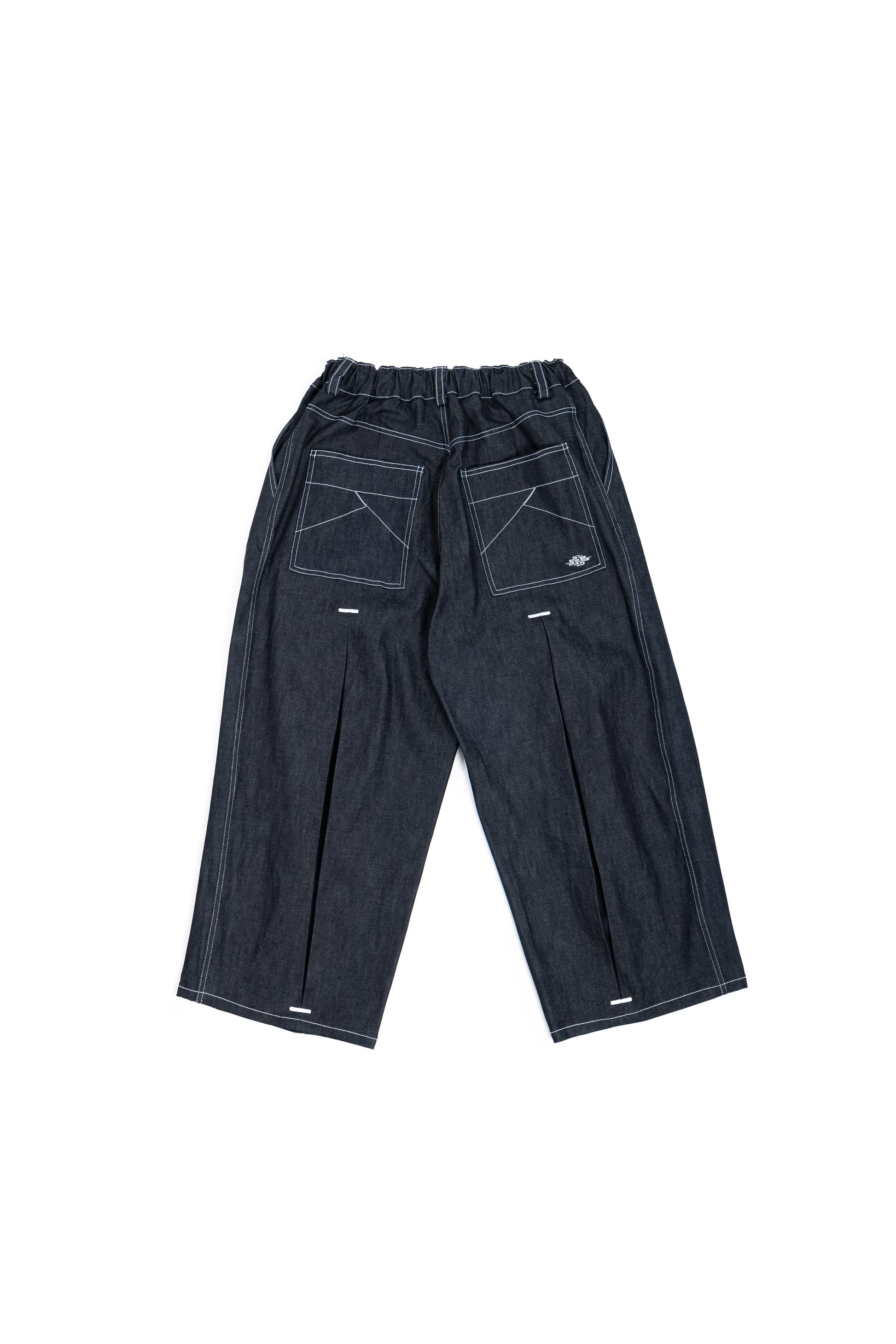 Jean ample en denim brut japonais venant de Kojima, design de Kurashiki et Ffait en France, Made in France – Kumo.studio