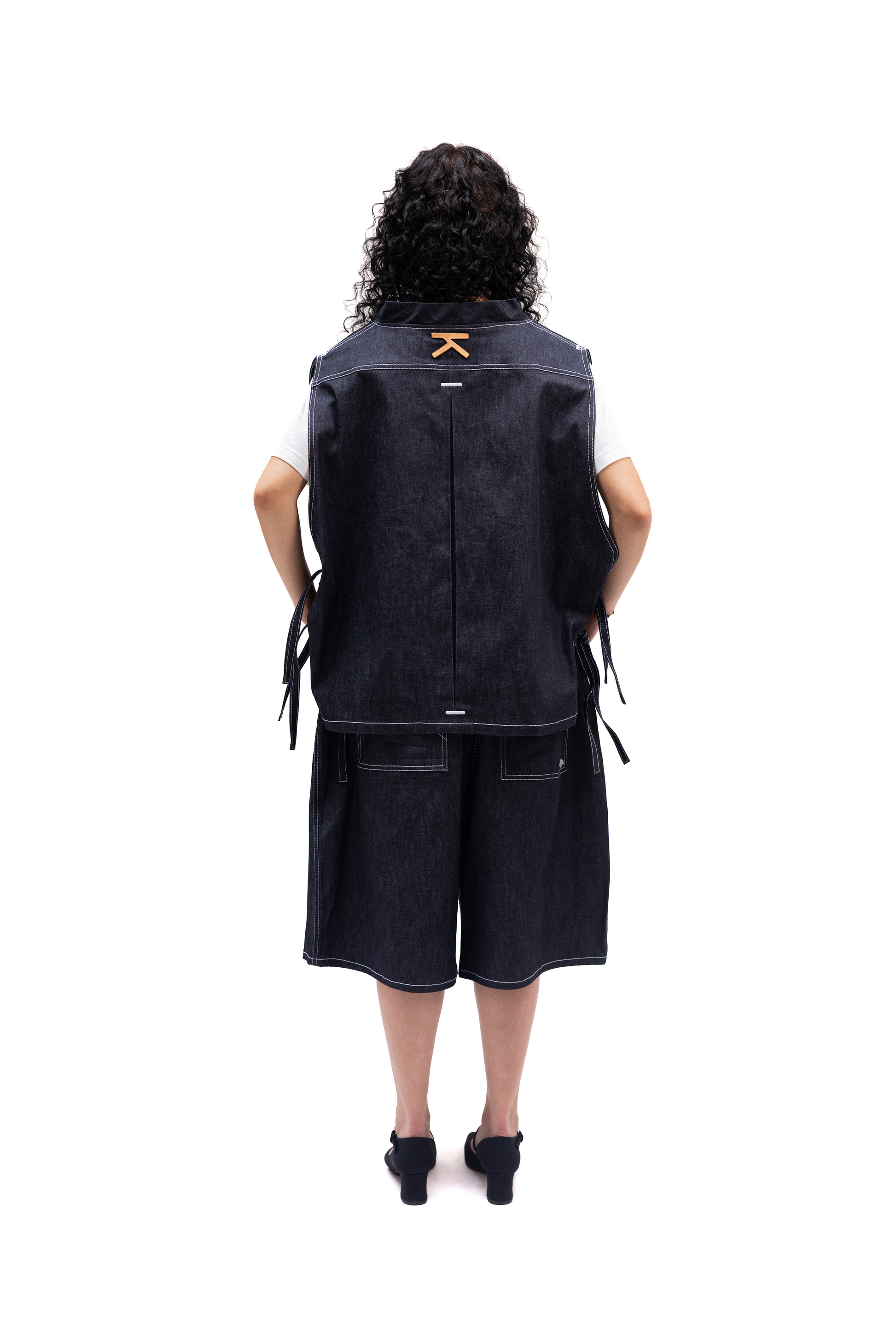 Short ample en denim brut japonais venant de Kojima, design de Kurashiki et Fait en France – Kumo.studio