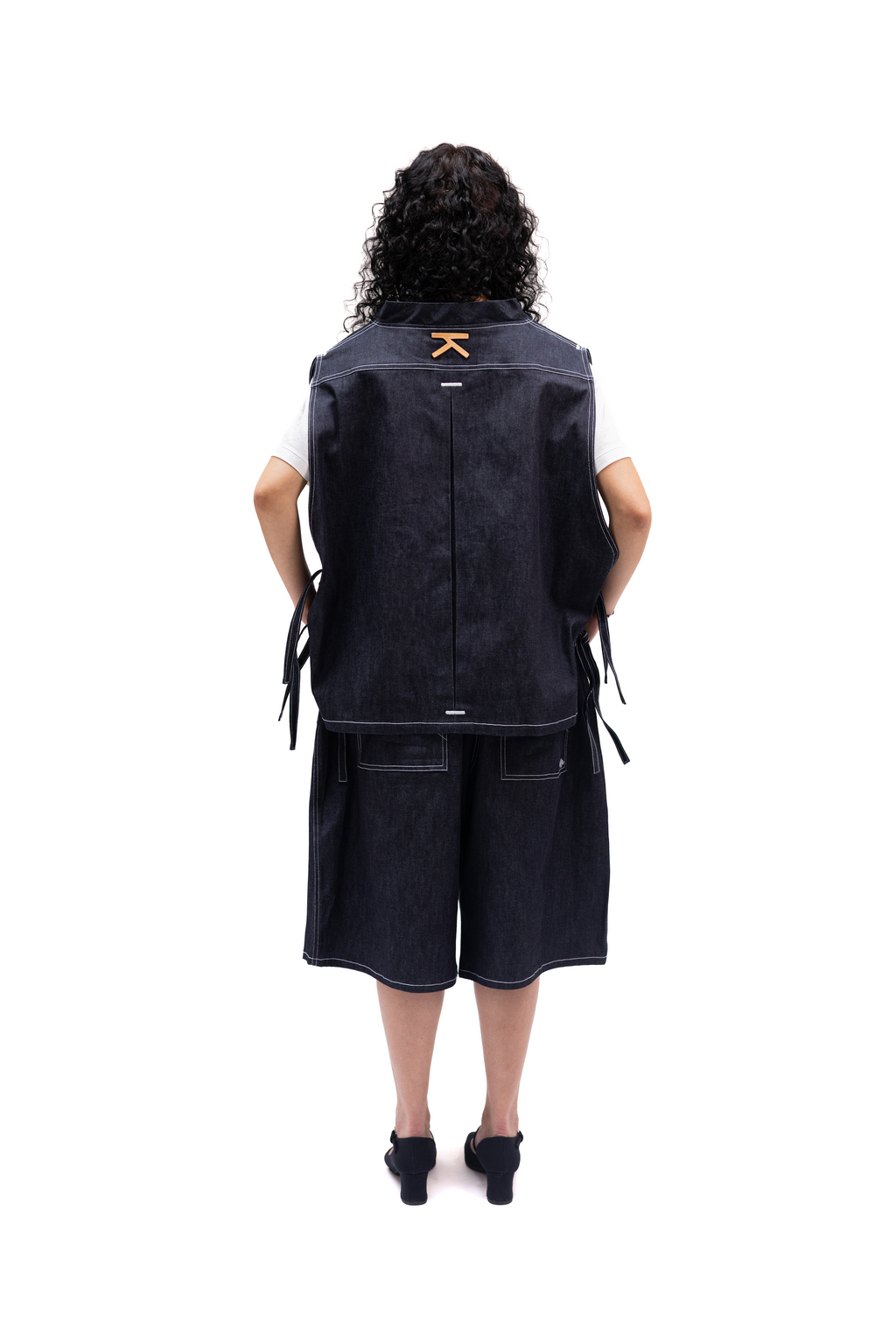 Short ample en denim brut japonais venant de Kojima, design de Kurashiki et Fait en France – Kumo.studio