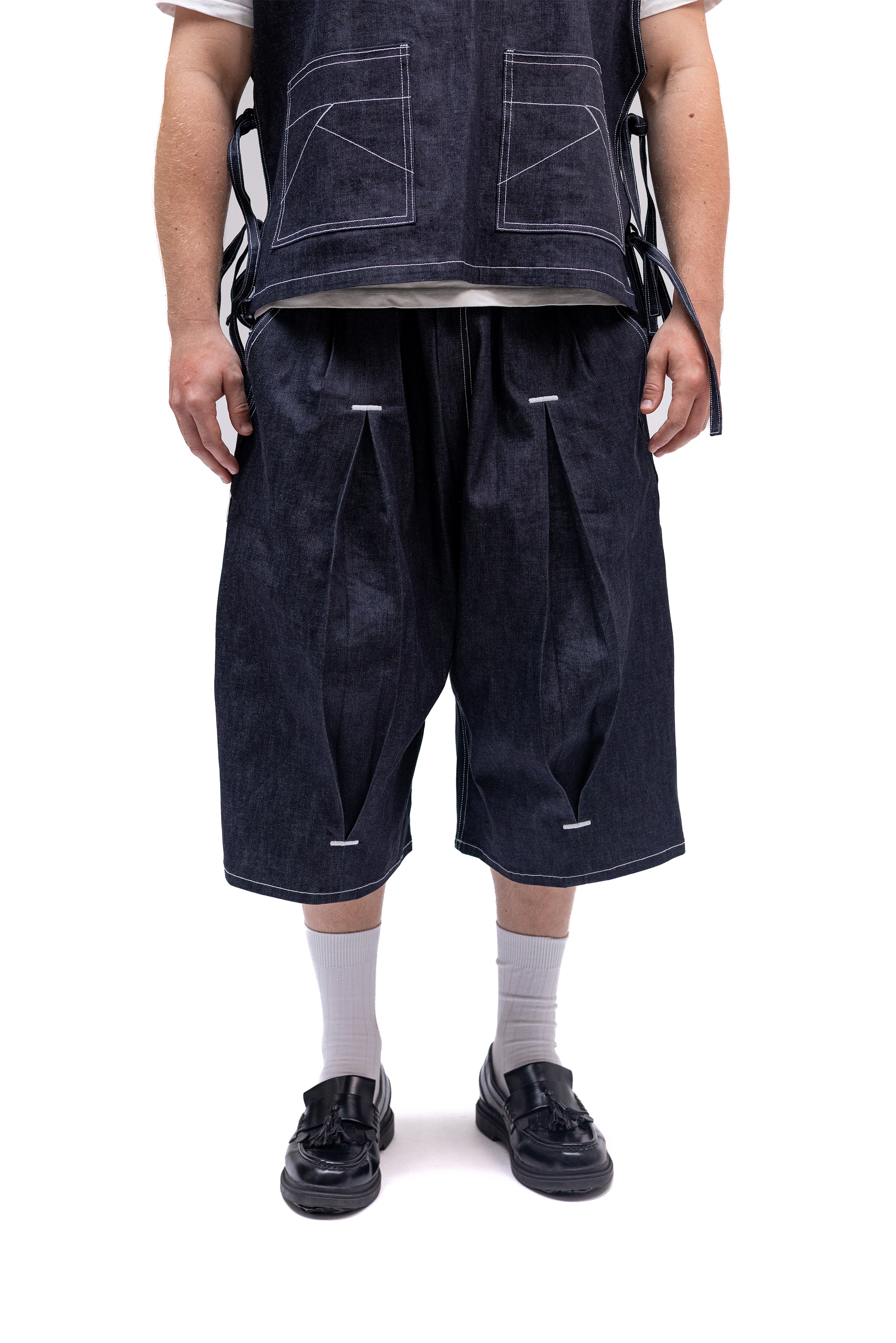 Short ample en denim brut japonais venant de Kojima, design de Kurashiki et Fait en France – Kumo.studio