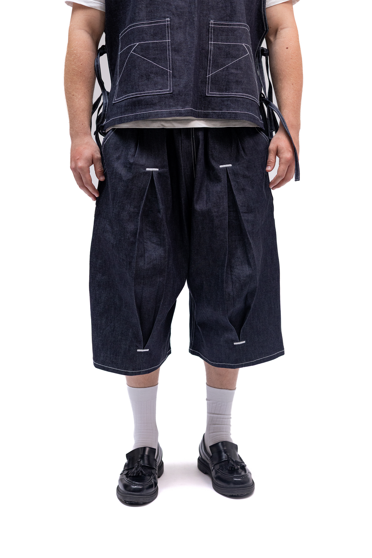 Short ample en denim brut japonais venant de Kojima, design de Kurashiki et Fait en France – Kumo.studio